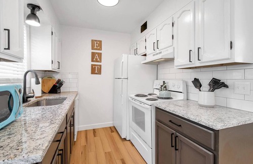 Wichita Apartment | Come and enjoy our coastal themed 2 bed, 1 bath apartment