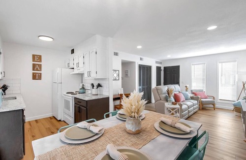 Wichita Apartment | Come and enjoy our coastal themed 2 bed, 1 bath apartment