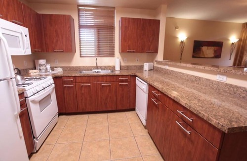 Spring Valley Resort | Come enjoy this tranquil oasis by day or party on the Strip at night.