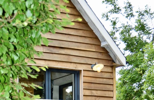 Grimstone House | Come & Enjoy Whootin Owl Barn, Soak in the Hot Tub & Enjoy Stunning Countryside