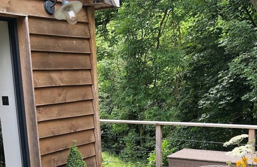 Grimstone House | Come & Enjoy Whootin Owl Barn, Soak in the Hot Tub & Enjoy Stunning Countryside