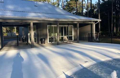 Oak House | Come, Glamp with us near the beaches of Gulf Shores, AL . 2022 Glen Luxury RV