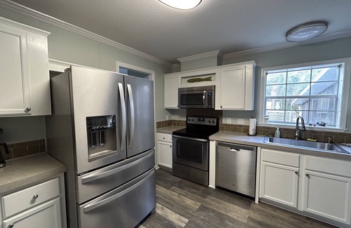 Steinhatchee House | Come relax at - Pura Vida House with pool - sleeps 9