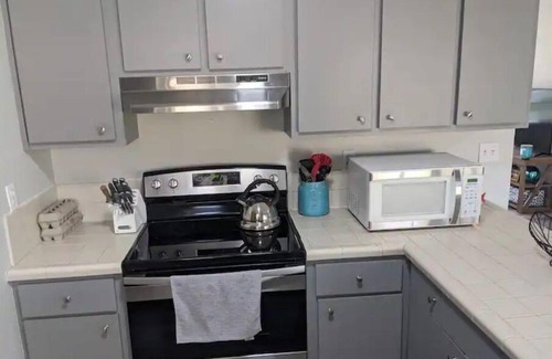 Chiefland House | Come relax in a charming small town!