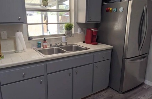 Chiefland House | Come relax in a charming small town!