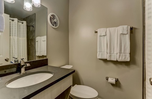 Fernandina Beach Hotel | Come relax in the gentle ocean breeze at the only oceanfront motel on Amelia Island, FL. Our rooms provide a clear view of the ocean, as well as, direct access to the Atlantic Ocean. No streets to cross or cars to dodge, just you, your family, and th