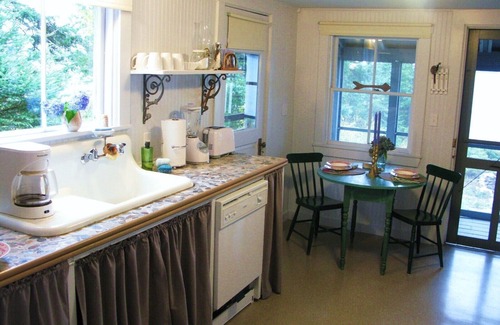 Gouldsboro Cottage | Come-Stay ...a little slice of paradise!