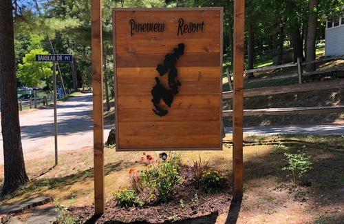 Mayfield Cottage | Come stay at our Little Blue cottage on Arbutus Lake - cozy & relaxing