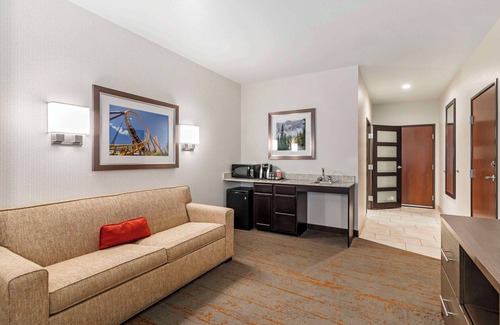 Brighton Hotel | Comfort Inn & Suites Brighton Denver NE Medical Center