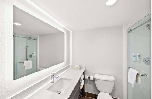 Croasdaile Farm Master Hotel | Comfort Inn & Suites Durham near Duke University