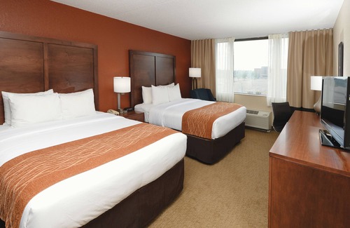 Downtown Des Moines Hotel | Comfort Inn & Suites Event Center
