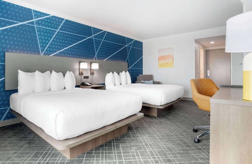 Kenner - Louis Armstrong International Airport Hotel | Comfort Inn & Suites New Orleans Airport North