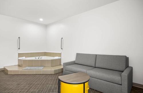 Willow Springs Hotel | Comfort Inn Willow Springs US 60 and US 63