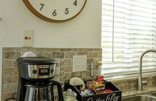 Three Rivers House | Comfort meets Tranquility Condo near the entrance to the Sequoias