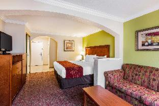 Raisin Hotel | Comfort Suites Fresno River Park