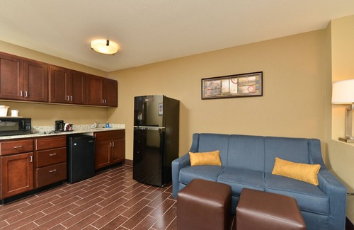 Minot Hotel | Comfort Suites Minot South