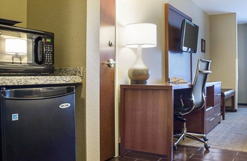 Minot Hotel | Comfort Suites Minot South
