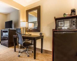 Morrow Hotel | Comfort Suites Morrow- Atlanta South