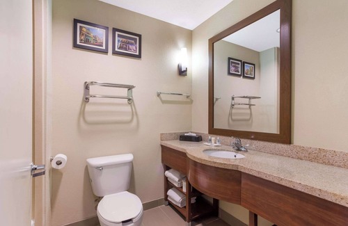 Saraland Hotel | Comfort Suites North Mobile