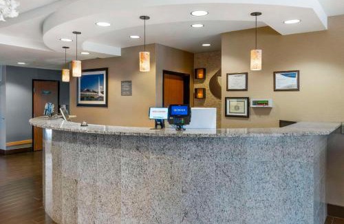 Redding Hotel | Comfort Suites Redding - Shasta Lake