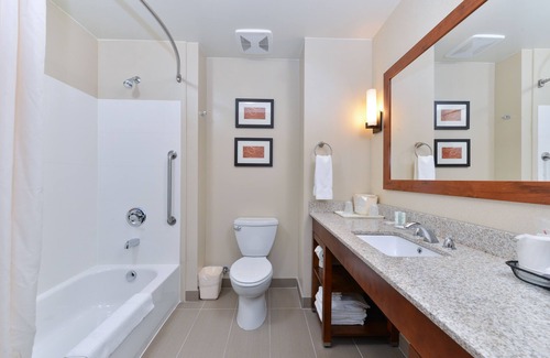 Redding Hotel | Comfort Suites Redding - Shasta Lake