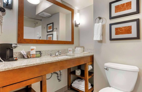 Redding Hotel | Comfort Suites Redding - Shasta Lake