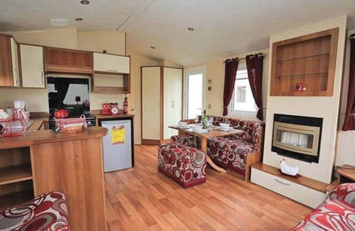 Hexham House | Comfortable 12ft-wide caravan with one double and two twin.