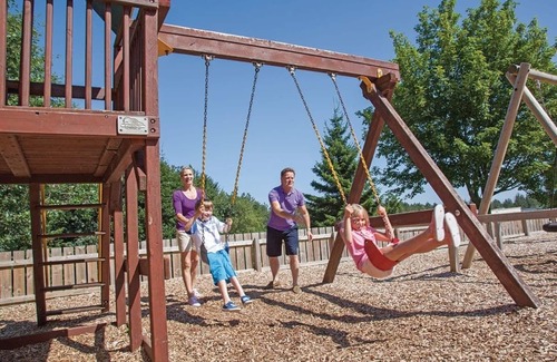 Hexham House | Comfortable 12ft-wide caravan with one double and two twin.