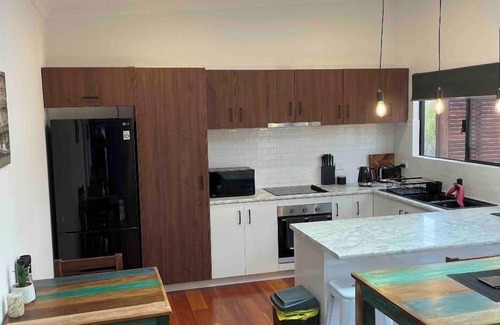 Walpole House | Comfortable 2 bedroom overlooking Country Club