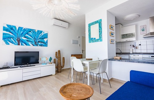 Morro Jable Apartment | Comfortable and central apartment with great location and sea views