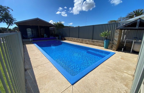 Australind House | Comfortable and charismatic large 5 Bed family home