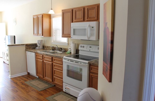 Myrtle Beach House | Comfortable and Clean Townhouse, One Block From beach