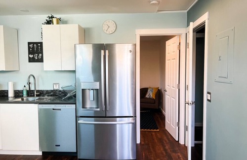 Old Town North Apartment | Comfortable and fully loaded apartment walking distance to Old Town.