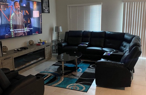 Las Vegas House | Comfortable and Welcoming 6 Bedroom Home with an indoor workout area.