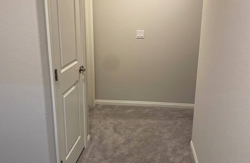 Las Vegas House | Comfortable and Welcoming 6 Bedroom Home with an indoor workout area.