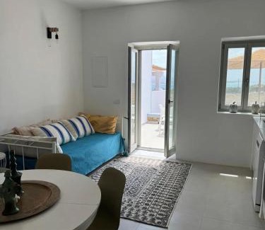 Antiparos Apartment | Comfortable apartment with sea view in Antiparos, 77 m²