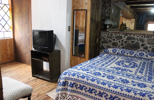 Jocotitlan Hotel | COMFORTABLE BEDROOM SALAM FURNISHED OF 25 M2 BUILT IN A HOUSE OF THE XVII CENTURY