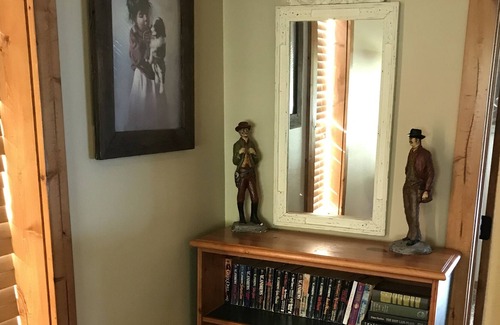 Heise Cabin | Comfortable cabin with full kitchen near skiing, fishing, and much, much more!