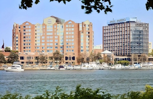 East Cambridge House | Comfortable Cambridge Room w/River Views & Indoor Pool - MIT Nearby