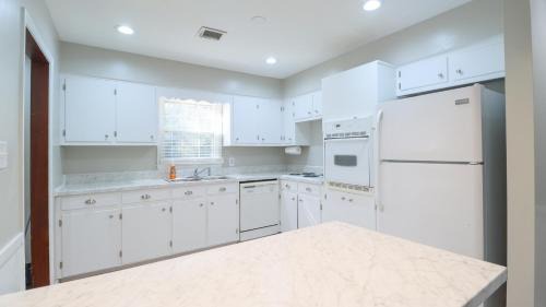 Mobile House | Comfortable Cozy Getaway 3 Bedroom with Gameroom