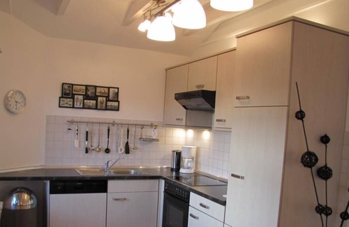 Busumer Deichhausen Apartment | comfortable apartment for 2-3 P. overlooking the North Sea, * Wi-Fi *, Pets Allowed