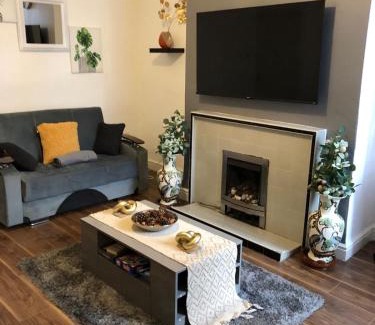 Bolton House | Comfortable Home From Home Bolton Central - Sleeps - 10