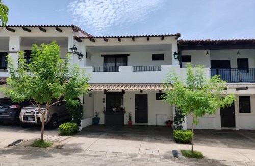 Puerto Barillas Apartment | Comfortable house in Residencial San Andrés