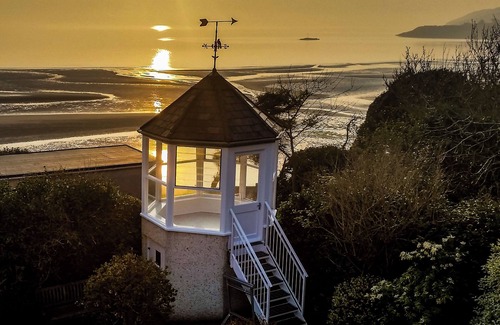 Ramsey House | Comfortable house with wonderful sea views across the huge sandy Ramsey Bay.