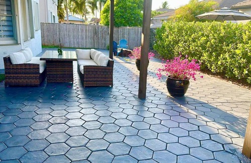 Tamiami House | Comfortable New Home in Miami