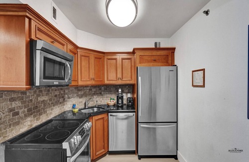 La Gorce Apartment | Comfortable Ocean View Condo/Beach Service/1214