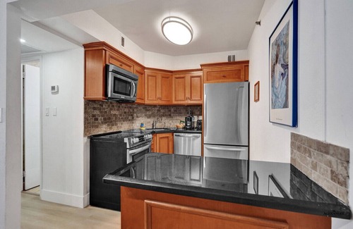 La Gorce Apartment | Comfortable Ocean View Condo/Beach Service/1214