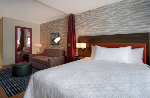 Wichita Hotel | Comfortable Suite w/Ample Breakfast Options Near Local Dining