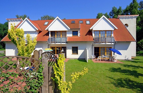 Zingst Apartment | Comfortable vacation apartment with terrace and access to the heated pool in Zingst
