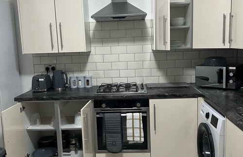 Bolton House | Comfortably furnished 2 bedroom home in Bolton